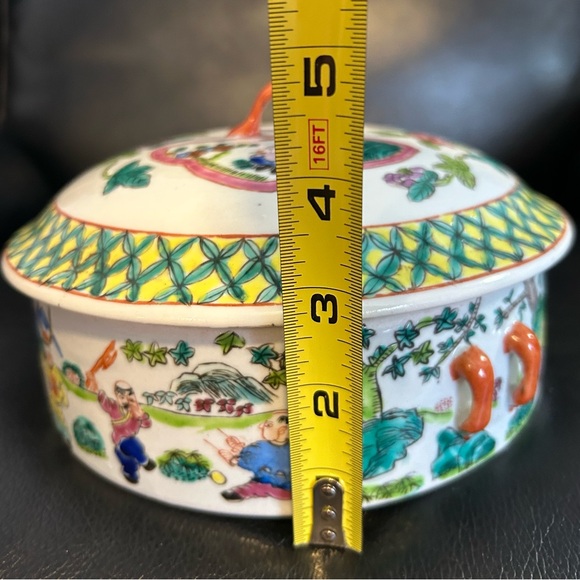 Vintage Chinese Famille Rose Porcelain Bowl With Lid - Picture 12 of 16
